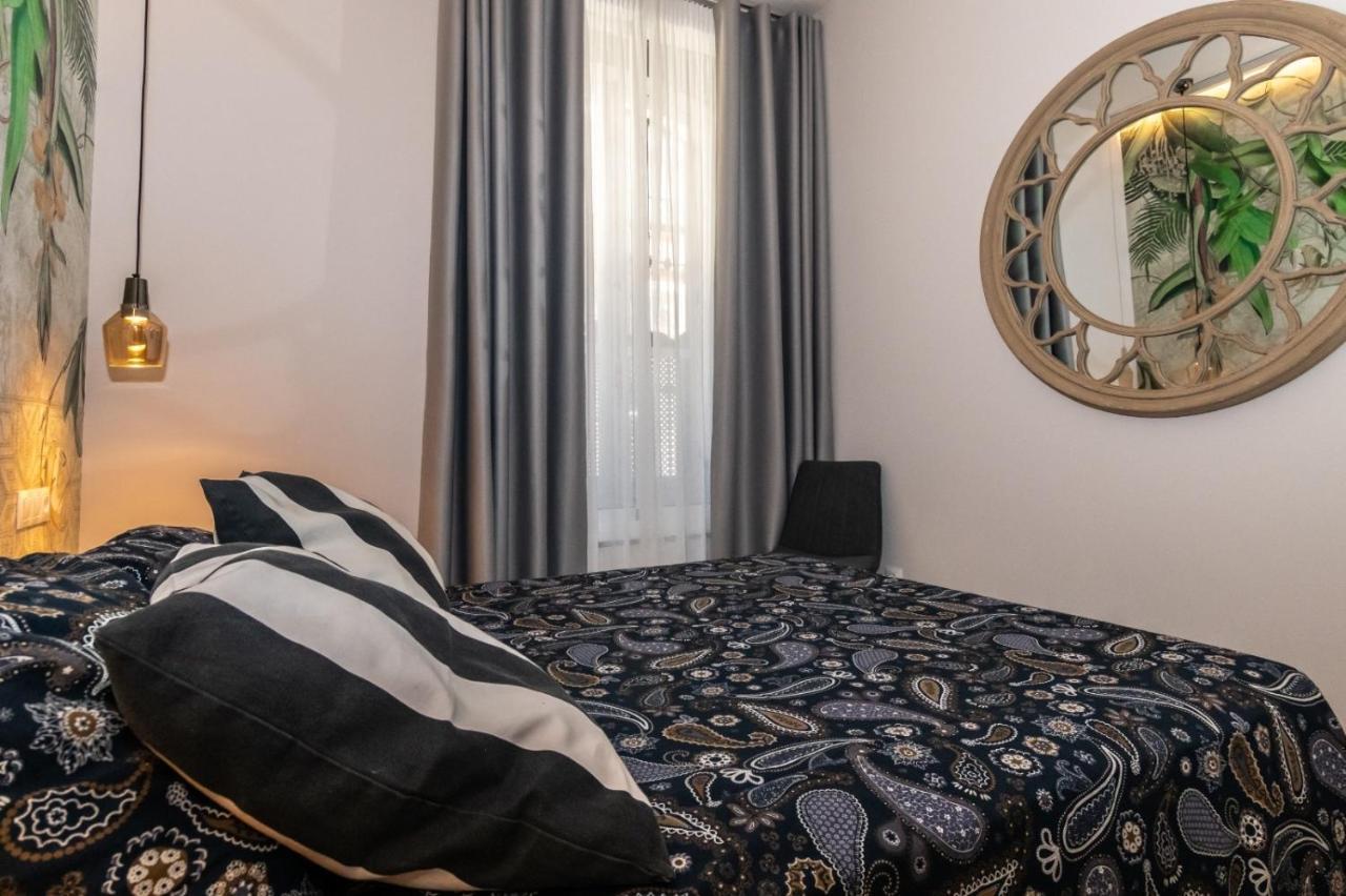 סביליה Triana Pelay Suites מראה חיצוני תמונה
